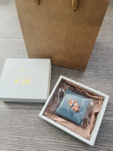 ヒカリタケウチ/クマノミみていたかくれんぼ