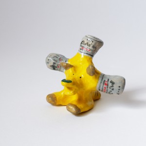 exid124409wid108462 / 缶と犬の置物