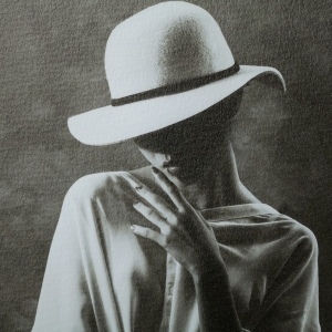 Maeshin/a lady with white hat #001