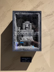exid126975wid110839 / DOGULE SUIT beginning 000 (AD4000)
