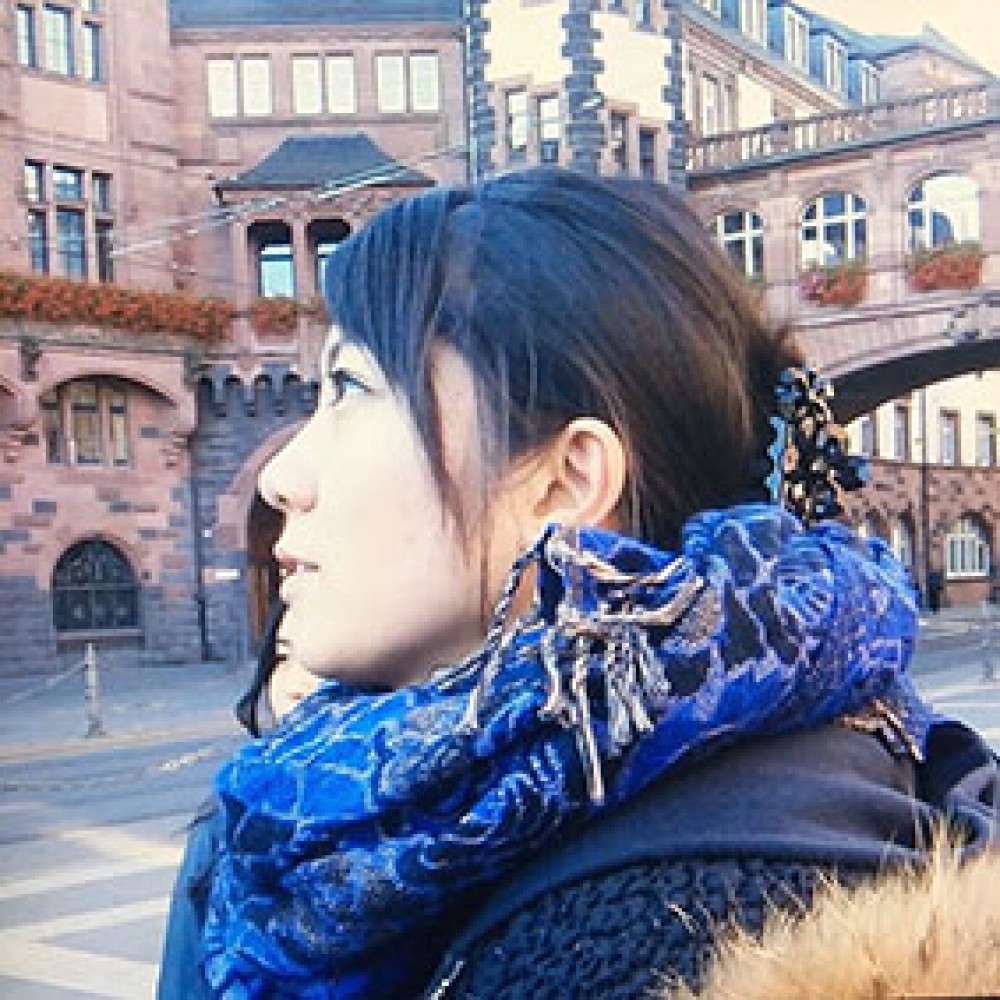 天野 華恵